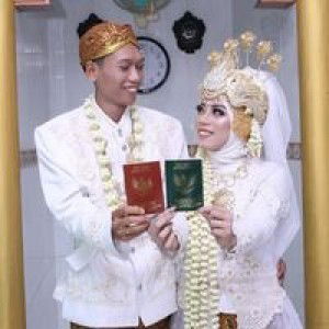 Yuni Aprilia profile icon