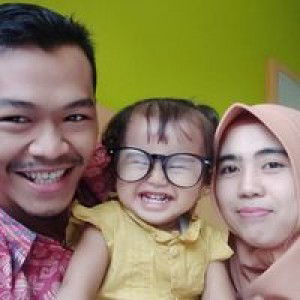 Almah Juniati profile icon