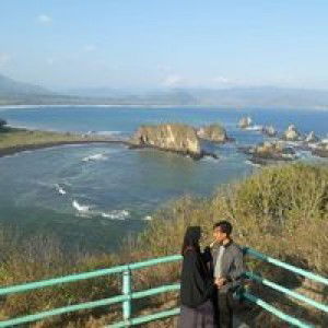 Lia Fitriani profile icon