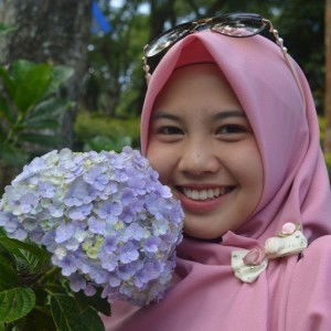 julia eva putri profile icon