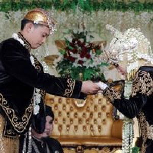 Ari Widiyanti profile icon