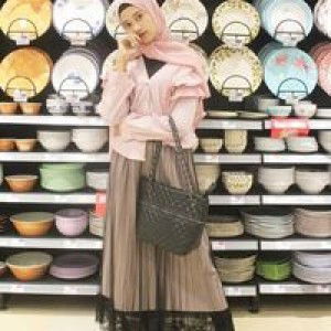 Elly Shidqia profile icon