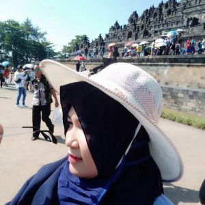 Dewi Aris Setyani profile icon