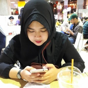 Titia Risni Dewi profile icon