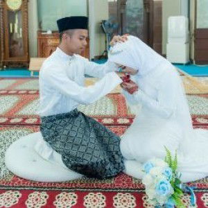 Intan Syahira profile icon