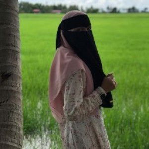 Farisya Dania profile icon