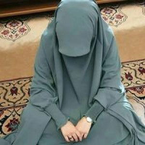 Intan Erni profile icon