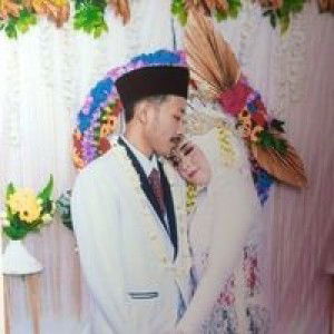 Della Nur Anggraeni profile icon