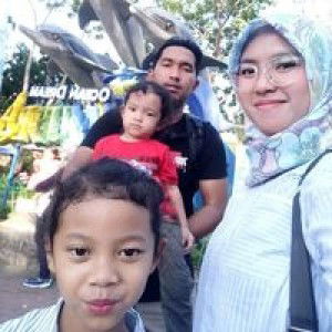 Dini Putry Rachman profile icon