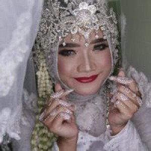 Siti Andhini Septiyanti profile icon