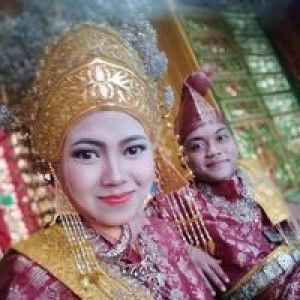 Debi Saprianti profile icon