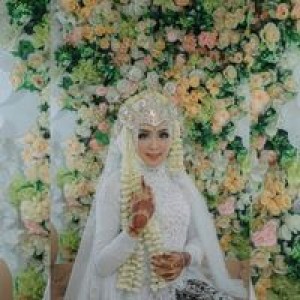Harianti Dewwi profile icon