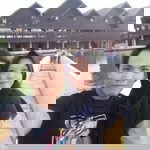 Reina Rizka profile icon