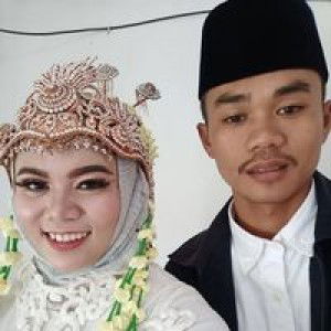 Noni Hayati profile icon