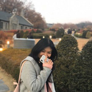 Riris Anggraini profile icon