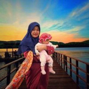 Efa Nursari profile icon