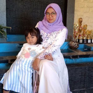 ratna titis prayogi profile icon