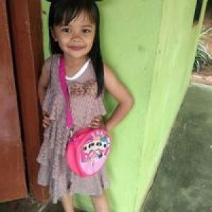 Rinie Nuraenie profile icon