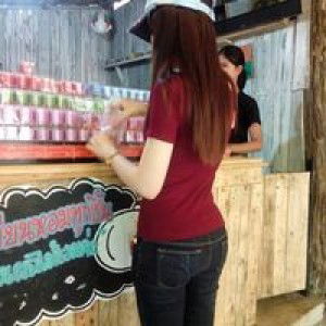 หญิงแย้ ยิ้มแฉ่ง profile icon