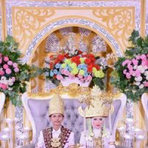 Ratih Khoirun Nisa profile icon