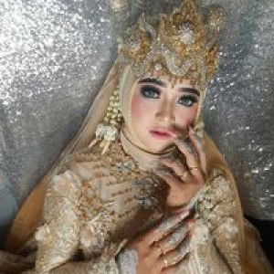 Nur Aina profile icon