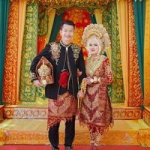 Dhini Oktaviani profile icon