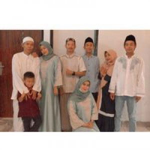 Melly Daryadi profile icon