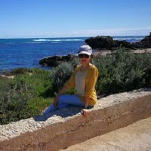 Mona Lena profile icon