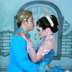 Erna Ernot profile icon