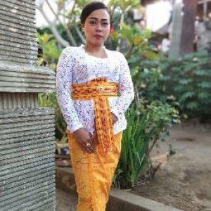 Yulia Sari profile icon