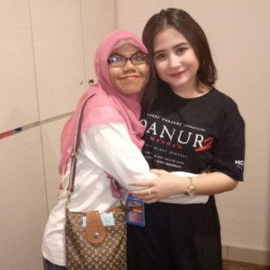 Santi Yuliani profile icon