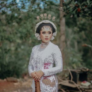 tyas widyaningsih profile icon