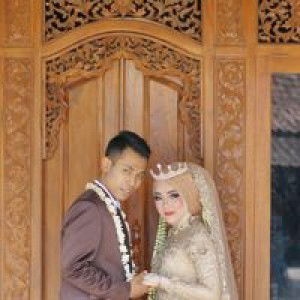 Dewi Sari profile icon