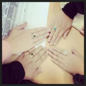 Ezreen Nur profile icon