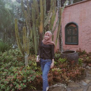 istya yulianti profile icon