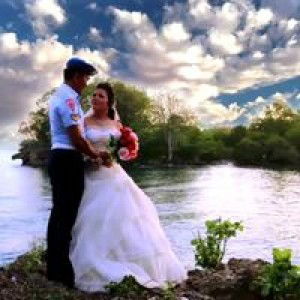 Elly Riandi Manurung profile icon