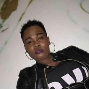 Chõüčhõü Łä Bęllė Åböm'ş profile icon