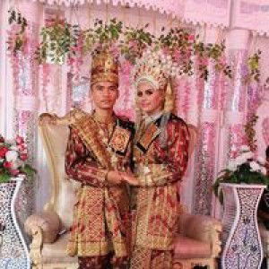 Husna Una profile icon