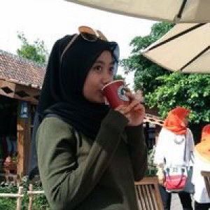 Luthvi nur Hidayati profile icon