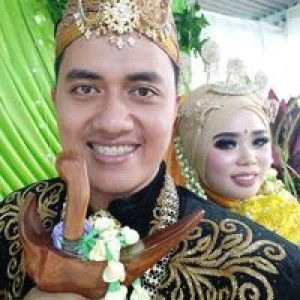 Juli Ana profile icon