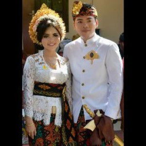 efry asmariani profile icon