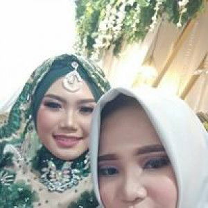 Nie Novita Zahnaril profile icon