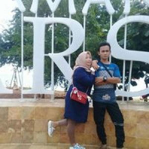 Herly Saningsih profile icon