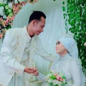Widya Indah profile icon