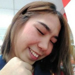 Bella Bëë profile icon