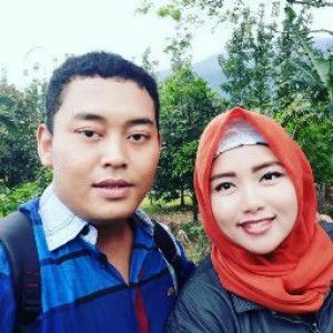 ayu puji profile icon