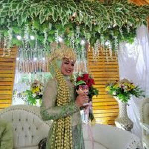 Riesthana Putri profile icon