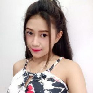 aw nadiaa profile icon