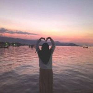 Sri Wahyuni profile icon