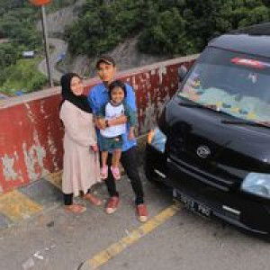 Nilovfri Adel profile icon